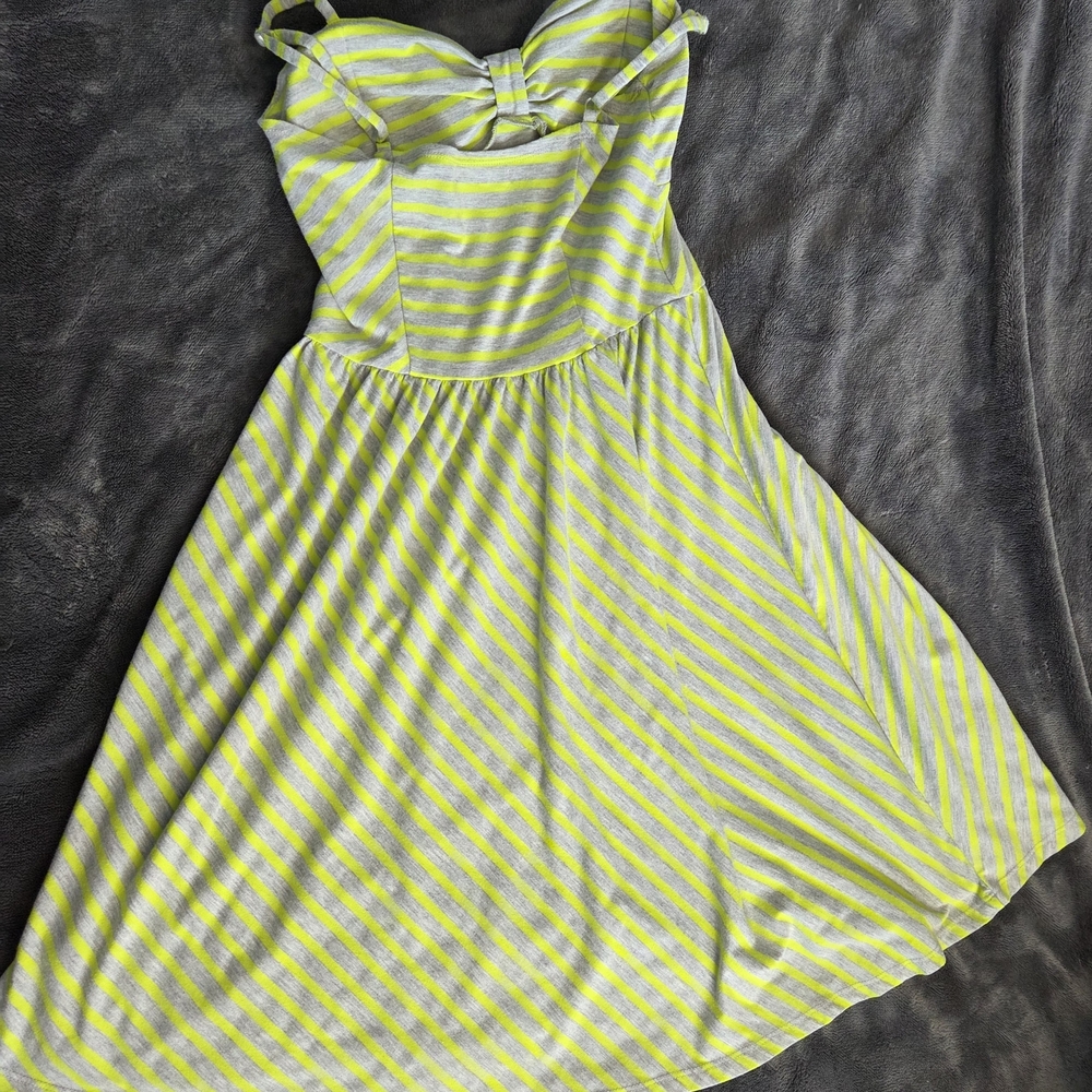 ☀️ 3/$15 - Striped Green and Gray Women's Dress - Picture 5 of 7